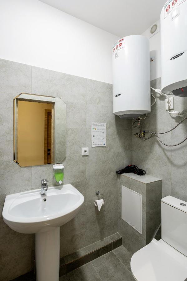 Bodo Hostel Bishkek Esterno foto