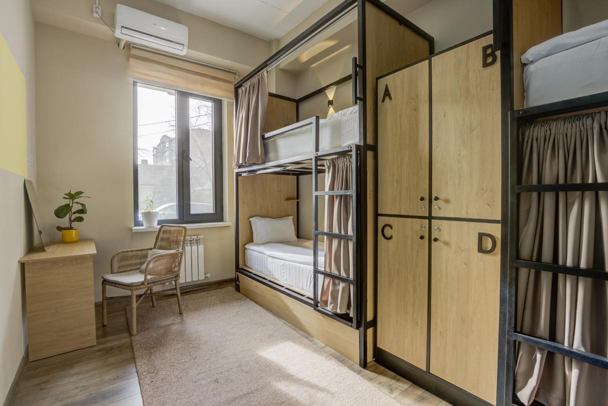 Bodo Hostel Bishkek Esterno foto