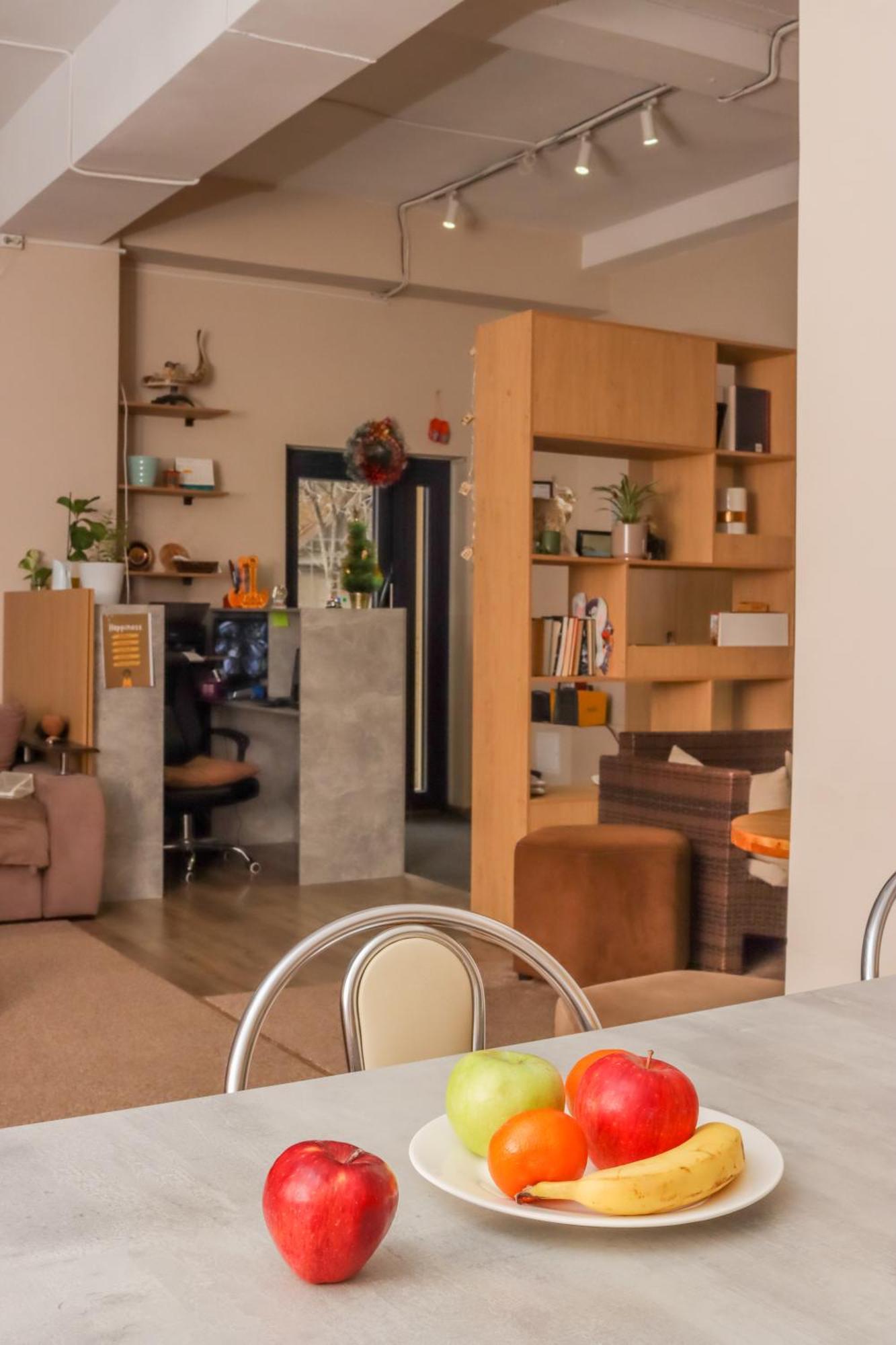 Bodo Hostel Bishkek Esterno foto