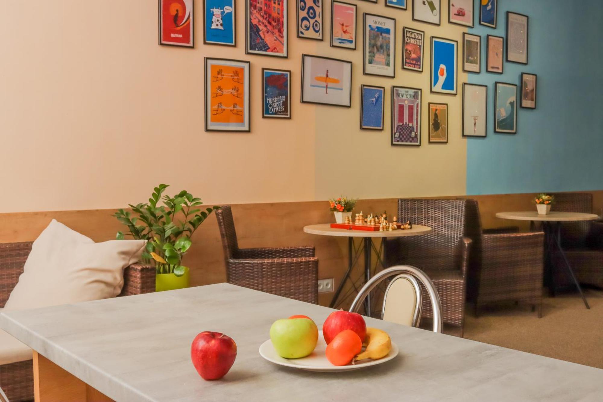 Bodo Hostel Bishkek Esterno foto